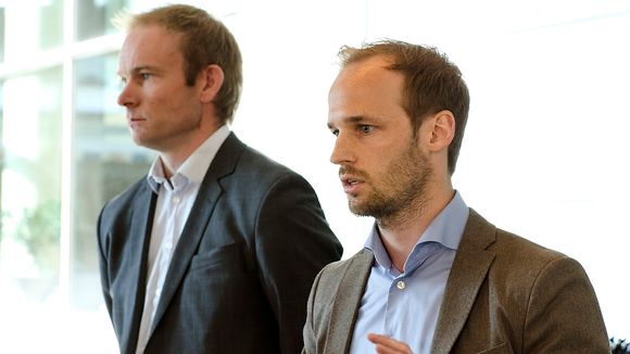 Divisjonsdirektør Kristian Reinertsen (til høyre) og leder for teknologiutvikling, Morten Bjerkås, la fredag fram resultatene av den interne granskingen i entreprenørselskapet Reinertsen etter brukollapsen i Trondheim.
