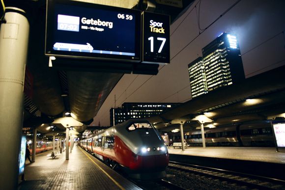 Tilhengerne av lyntog mener 7.02-toget fra Oslo S kunne vært fremme i Gøteborg klokken 8.17. I dag er det fremme klokken 10.45. Foto: Per-Ivar Nikolaisen
