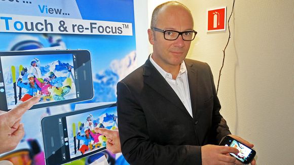 Snakker med de store: Adm. direktør i poLight, Christan Dupont, forteller at alle de store mobilprodusentene er veldig begeistret for den norske linseteknologien.