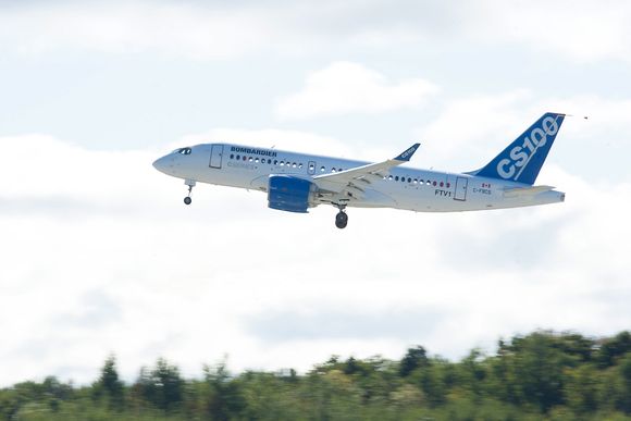 Bombardier CSeries fløy for første gang mandag denne uka.