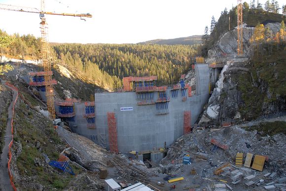Tar tid: Otra Kraft må ta vinteren til hjelp for å få ferdig Sarvsfossen dam.