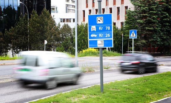 Hvis man vil ha ned trafikken på dagens E18, kan man like godt innføre høye bompengesatser allerede nå, mener forskingsleder Aud Tennøy ved Transportøkonomisk institutt.