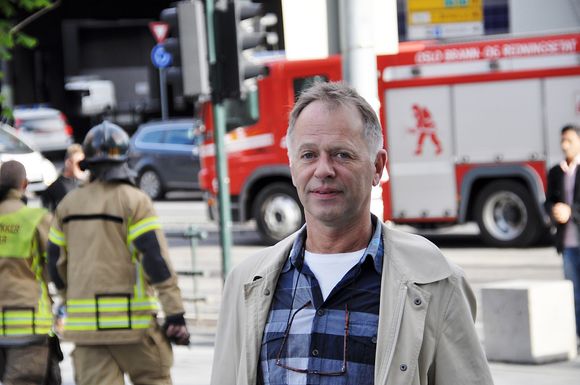 Arne Leknes mener at myndighetenes naive og mangelfulle kontrollform dokumenttilsyn gjør mange nybygg til brannfeller.  FOTO: Fredrik drevon