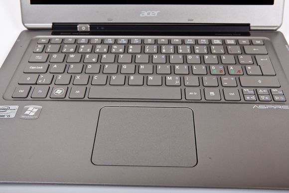 Acer leverer en god pekeplate og et brukbart tastatur.