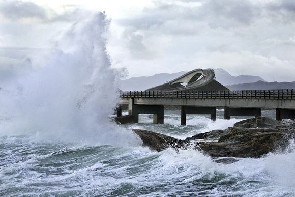 VIND I VEST: Dagmar, og her Berit, herjet langs norskekysten i siste del av fjoråret. Men ingenting tyder på at klimaendringer gjør at stormene vil komme oftere. FOTO: Scanpix