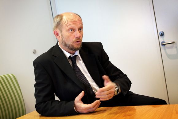 Administrerende direktør Stein Lier-Hansen i Norsk Industri vil fremme krav om å endre arbeidstidsbestemmelsene for industriarbeidere.