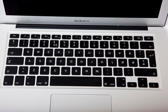 LETTSKREVET: Macbook Air-tastaturet er meget bra. Det gjelder også pekeplata.