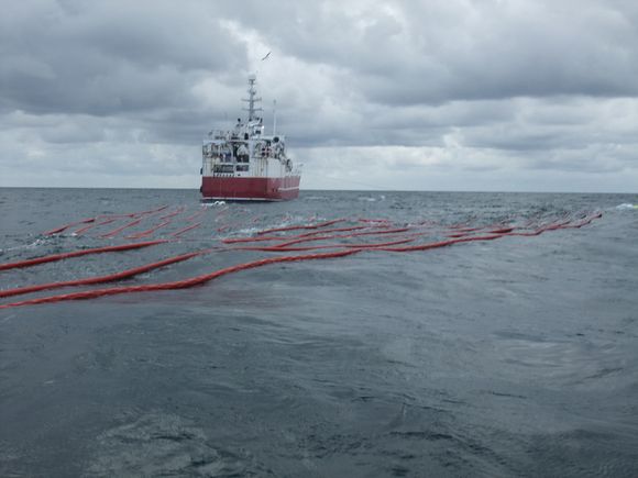 MD Groups teknologi baserer seg på tradisjonell fisketråling. Nettet fester seg til havoverflaten og oljen tvinges inn i trålen.