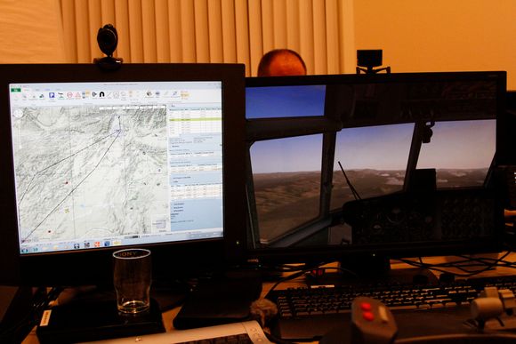 Virtuelle flyveledere i aksjon på Flightsim LAN 2011.