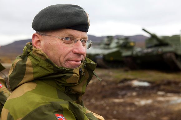 Genereralinspektør for hæren, Per Sverre Opedal, mener sammenbindingen av skytefeltene Mauken og Blåtind i Indre Troms er svært viktig for at hæren skal ha et øvingsfelt som er tilpasset dagens og framtidens behov. FOTO: Scanpix