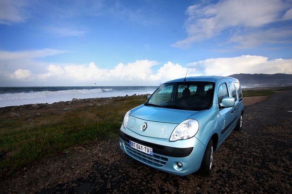 FØRST TIL NORGE: Renault Kangoo ZE kommer i tre varianter. Dette er Maxi med fem seter. FOTO: Per Erlien Dalløkken