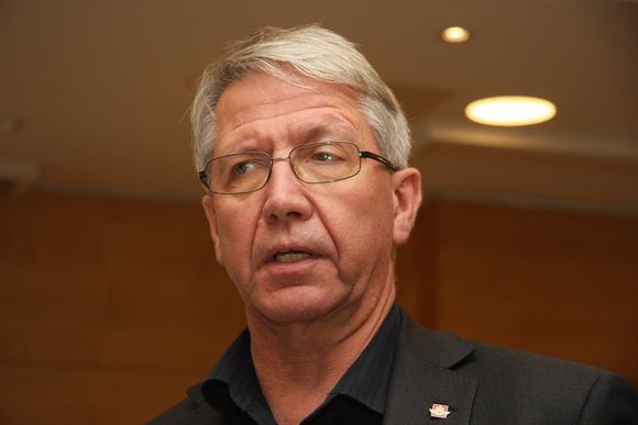 NÆRINGSTRANSPORT: Vegdirektør Terje Moe Gustavsen tenker på næringslivet og vil åpne kollektivfeltene for yrkestransport.