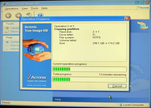 KLONING: Det medfølgende programmet kloner raskt informasjonen fra harddisken over på SSD-en