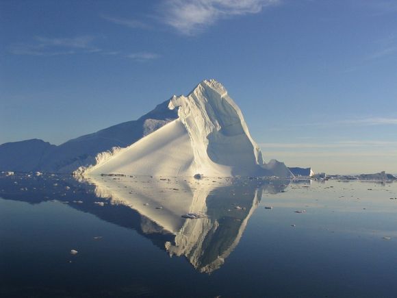Tekniske beregninger STORE MENGDER: En kartlegging viser at Arktis trolig inneholder nok olje til å forsyne verden i nesten tre år og nok gass til å forsyne verden i 14 år, skriver ScienceNOW.