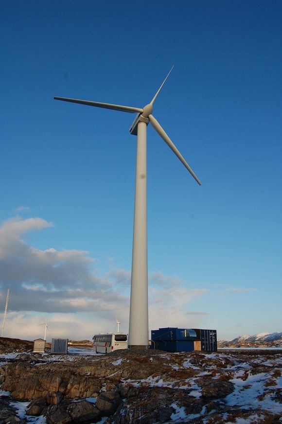 Toppvekt-problemet FØRSTE TURBINTEST: Testresultater fra denne 225 kW turbinen som står plassert på Valsneset i Bjugn på Fosen er en av årsakene til at Chapdrive kan gå videre med en 5 MW turbin.