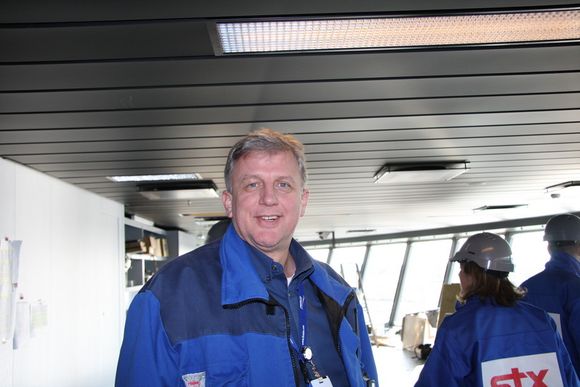 KLAR: Kaptein Tor Olsen på Oasis of the Seas på brua.