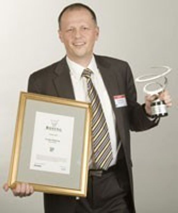 Frank Møllerop er en erfaren IT-leder. Her fra tildeling av Rosing-prisen som årets IT-leder i 2007. <i>Bilde: Den norske Dataforening</i>