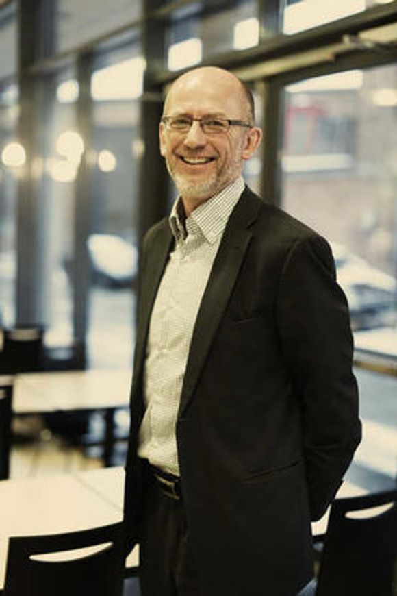 Bouvets Sverre Hurum er nå den lengstsittende topplederen i et større norsk IT-selskap. Han gleder seg over 10 års lønnsom vekst. <i>Bilde: Nicki Twang</i>