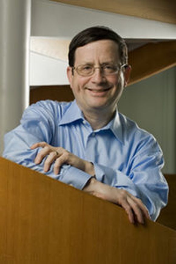 Jeff Jaffe tok sin Ph.D-grad i informatikk ved MIT i 1979, før han begynte i IBM.
Senere fortsatte han karrieren blant annet i Bell Labs, og sist som teknologidirektør i Novell.
President Bill Clinton utnevnte i sin tid Jaffe som sikkerhetssjef for Advisory Committee for the Presidential Commission for Critical Infrastructure Protection.
Dr. Jaffe er nå CEO for W3C. <i>Bilde: Tony Scarpetta</i>