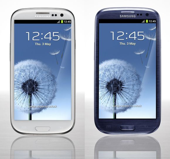 Galaxy S III kommer i to ulike farger. <i>Bilde: Samsung</i>
