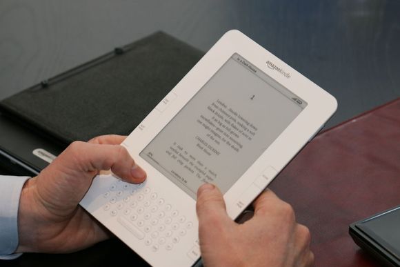 Amazon vil la Kindle-eiere låne bøker istedet for å kjøpe. <i>Bilde: Marius Jørgenrud</i>