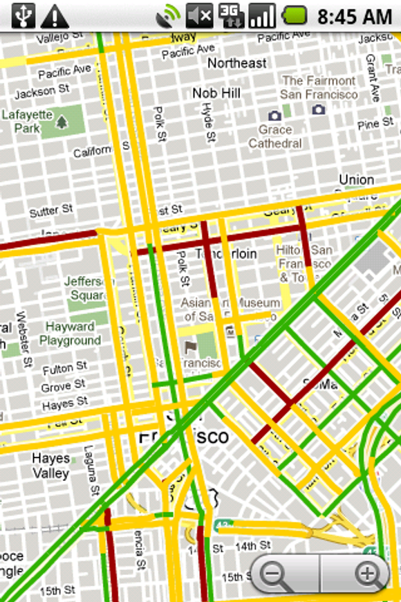 Trafikkdata i Google Maps på en mobiltelefon. Grønt betyr at trafikken flyter greit, gult betyr middels tett trafikk, mens rødt betyr svært tett trafikk. Rødt/svart betyr saktegående eller stillestående kø.