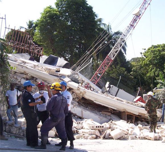Jordskjelvet 12. januar gikk hardt ut over IKT-infrastrukturen i Haiti. <i>Bilde: ITU</i>