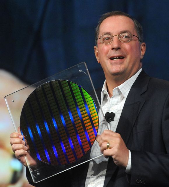 Intel-sjef Paul Otellini ser lysere på framtiden, men advarer at det vil ta tid før bedriftsmarkedet virkelig tar seg opp. <i>Bilde: Intel</i>