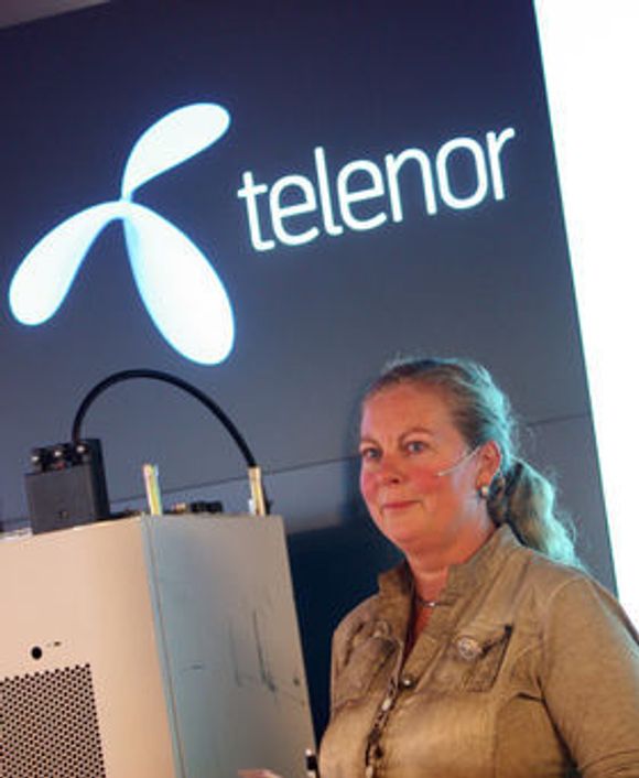 - At bransjen samarbeider om mobil lommebok er fordelaktig for kundene, sier Telenor-direktør Berit Svendsen. <i>Bilde: Marius Jørgenrud</i>