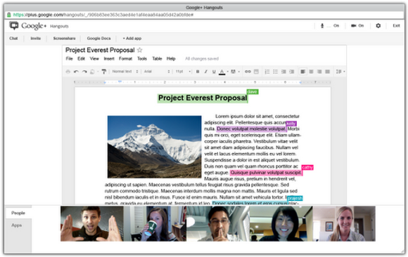 Google Apps-brukere kan ved hjelp av Google+-funksjonen Hangout arrangere en videokonferanse hvor de sammen diskuterer og redigerer et Google-dokument. <i>Bilde: Google</i>