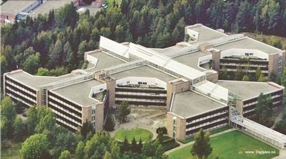 Her på Rosenholm, rett sør for Oslo, skal Digiplex åpne sin nye sikre datahall i andre kvartal 2010.