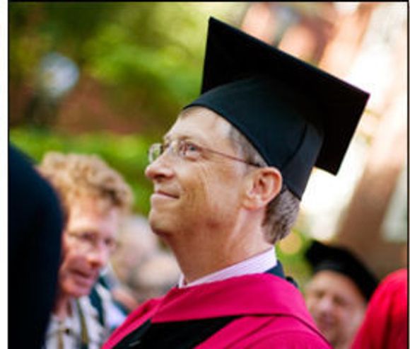 Det tok sin tid, men til, i 2006, fikk Bill Gates diplom fra Harvard University.