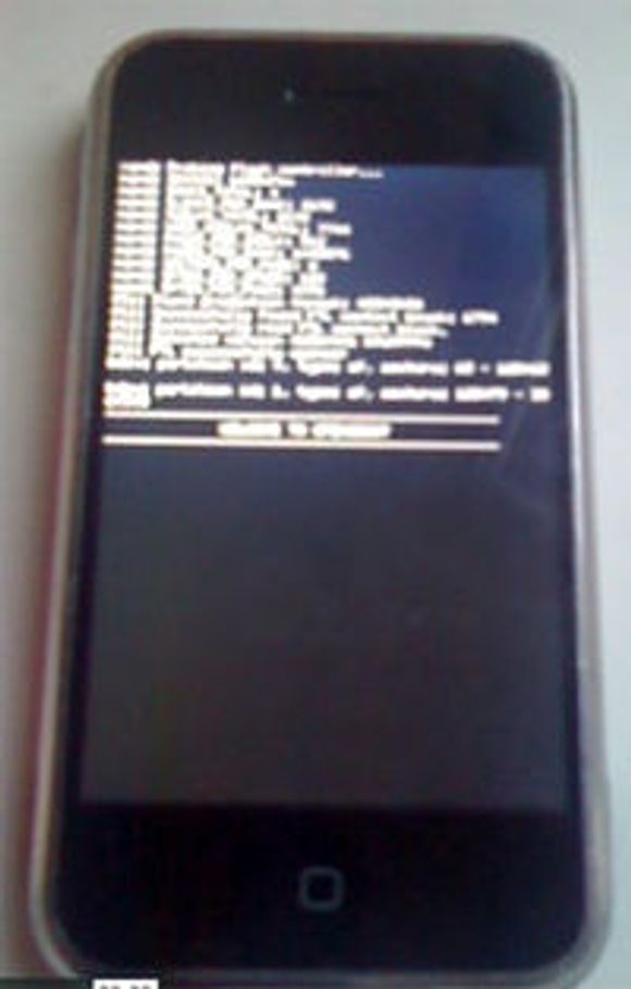 Fra videoen som demonstrerer Linux på iPhone.