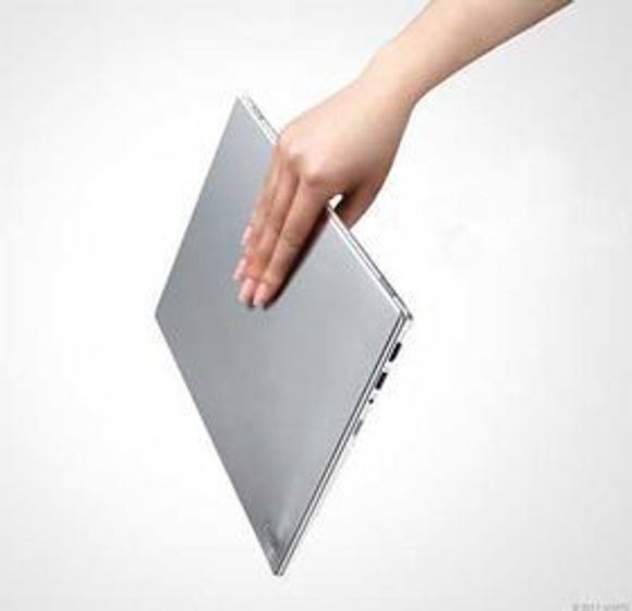 LG lanserte rett før CES sin nye Ultrabook z330. Den tynneste Core i7-maskinen i verden... <i>Bilde: LG</i>