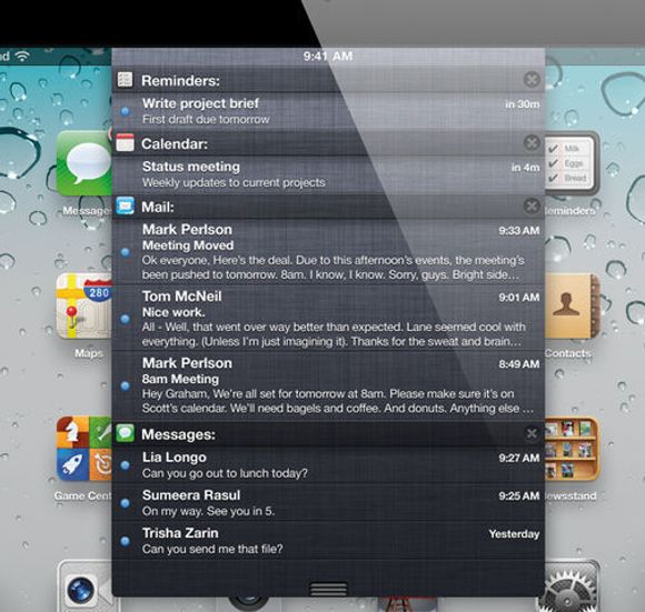 Notification Center er blant nyhetene i iOS 5, her vist på en iPad. <i>Bilde: Apple</i>
