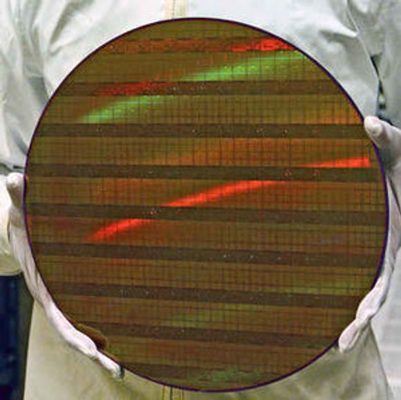 Silisium-wafer med brikker basert på 45 nanometers prosessteknologi <i>Bilde: Intel</i>