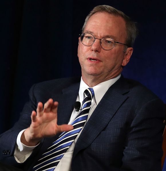 Styreformann i Google, Eric Schmidt, brukte harde ord mot klimaskeptikerne under en lukket Google-konferanse i går. Her fotografert under et Commonwealth Club-arrangement i San Francisco tidligere denne uken. <i>Bilde: Justin Sullivan/Getty Images/All Over Press</i>