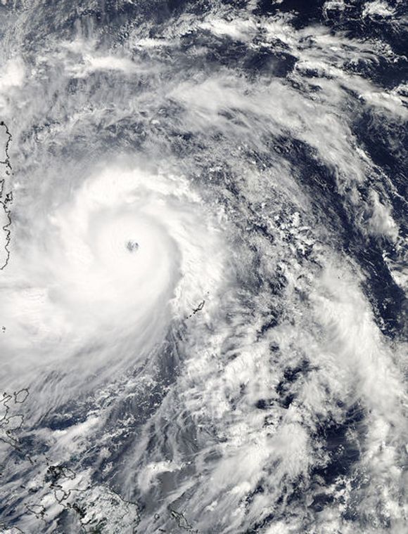 Tyfonen Haiyan over Filippinene den 8. november 2013. <i>Bilde: NASA Goddard MODIS Rapid Response Team</i>