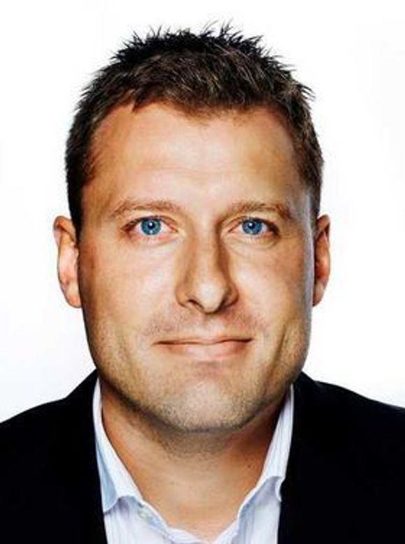 Severin Roald går fra stillingen som informasjonssjef i Aker Solutions til å bli kommunikasjonsdirektør i Netcom/TeliaSonera Norge.