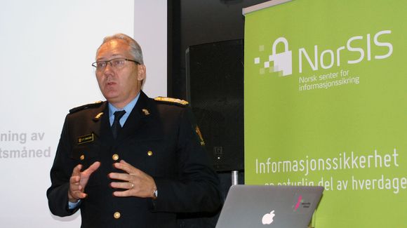- Terskelen for datakriminalitet er blitt lavere, sier politisjefen Odd Reidar Humlegård. <i>Bilde: Thomas Marynowski</i>