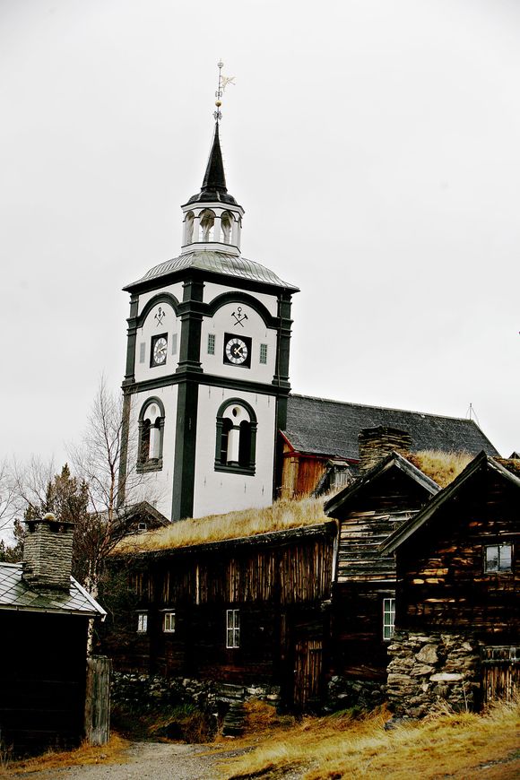 Evry skal drifte den norske kirkes registre, her representert med Røros Kirke. <i>Bilde: Ole Chr. Thomassen/Dagbladet/All Over Press</i>