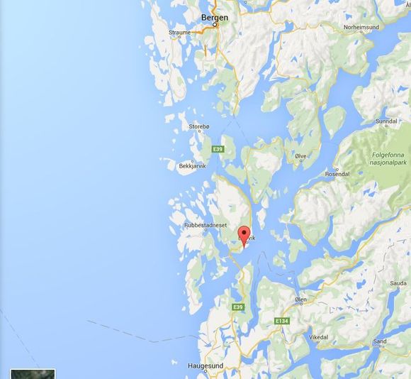 Her kan du se Hywind-turbinene: Våren 2017 skal de store flytende vindmøllene slepes ut fra Stord, over Nordsjøen og til kysten av Peterhead i Skottland. <i>Foto: Google Maps</i>