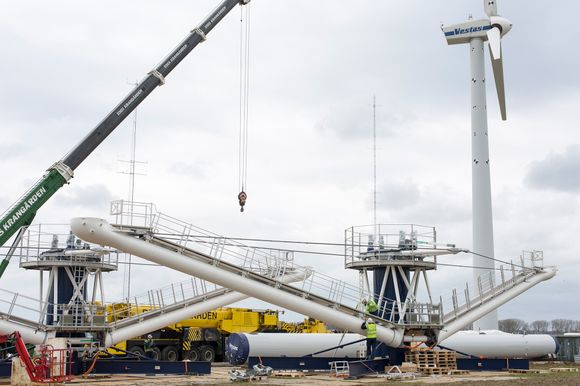 Danmarks Tekniske Universitet og Vestas setter opp multirotorvindmølledemoen som de håper kan få ned produksjonskostnadene for vindkraft. <i>Foto: Foto</i>