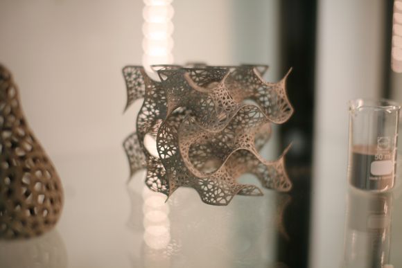 Kunst: Arcam-printeren kan også brukes til å printe metallisk kunst. <i>Foto: Linn Kristin Nordseth</i>