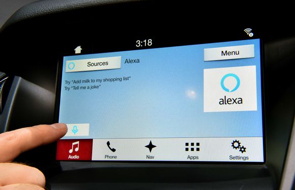 Ford skal tilby talestyrt funksjonalitet i bilen basert på Amazons digitale assistent, Alexa. <i>Foto: Ford Motor Company</i>