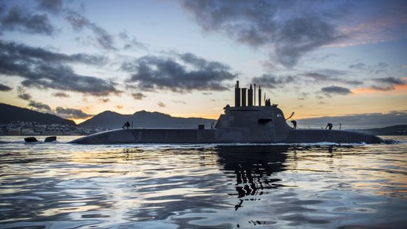 U-32, som var den første ubåten i 212-klassen og ble tatt i bruk 19. oktober 2005, i Bergen i høsten 2016. <i>Foto:  Fotograf Morten Wanvik AS</i>