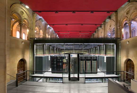 Det er langt fra alle datahaller som ser så fine ut som denne i Barcelona. <i>Foto: Carol Estrada</i>