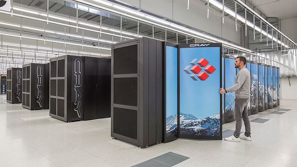 Sveitsiske Piz Daint ble i høst utvidet med to nye kabinetter, som til sammen inneholder 384 noder. <i>Bilde: CSCS</i>