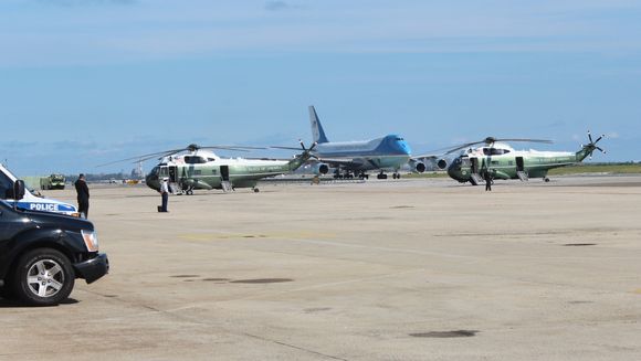 VC-25A og to VH-3D.<span>  </span> <i>Bilde: US Marine Corps</i>