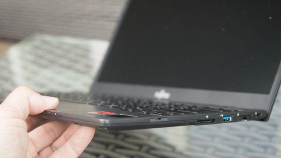 Fujitsu Lifebook U937 er tynn og lett. <i>Foto:  Kurt Lekanger</i>